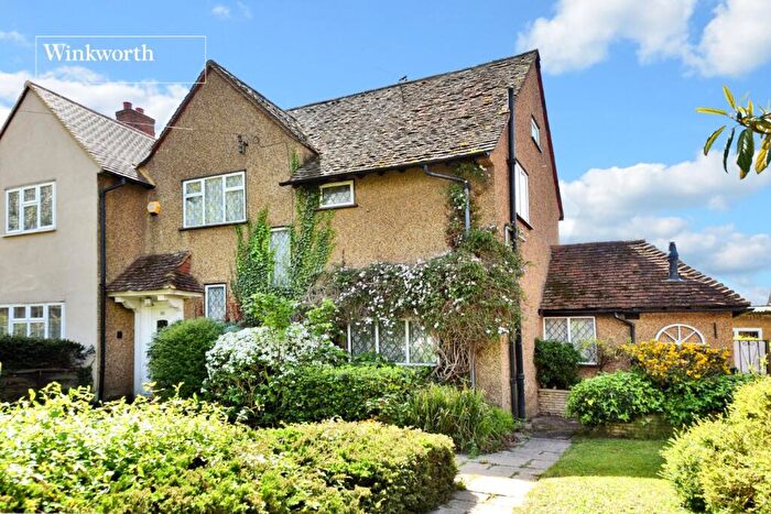 3 Bedroom Semi Detached House For Sale In Kingsmead Avenue, Worcester Park, KT4