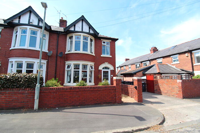 3 Bedroom End Of Terrace House For Sale In Haydock Avenue, Leyland, Lancashire, PR25