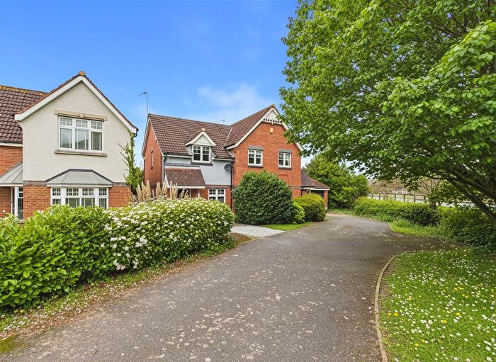 2 Bedroom Semi Detached House For Sale In Lowerdale, Elloughton, HU15