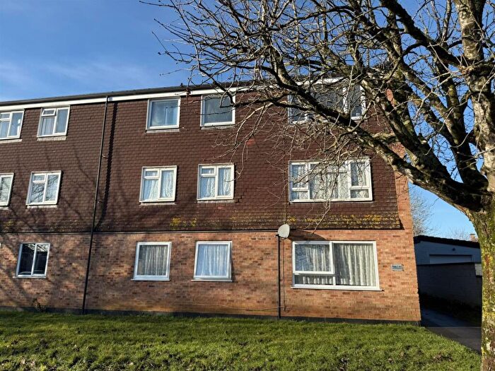 2 Bedroom Flat For Sale In Stockwood Road, Chippenham, SN14