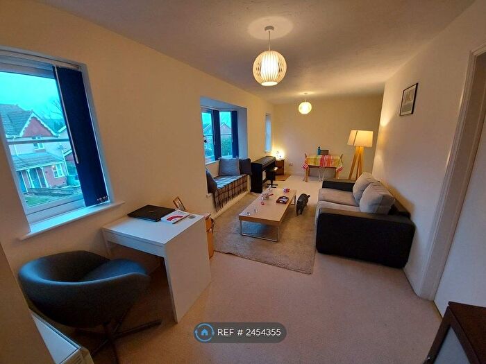 1 Bedroom Flat To Rent In Demesne Furze, Headington, Oxford, OX3