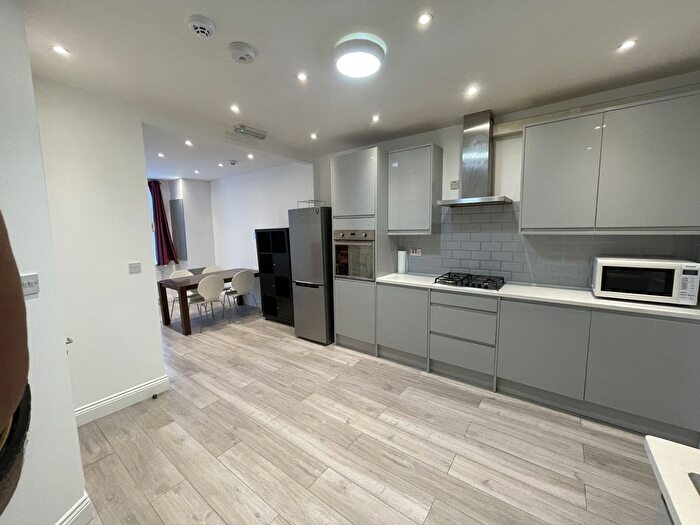 3 Bedroom Flat To Rent In High Street Colliers, London, SW19