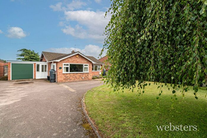 3 Bedroom Detached Bungalow For Sale In Drayton High Road, Norwich, NR6