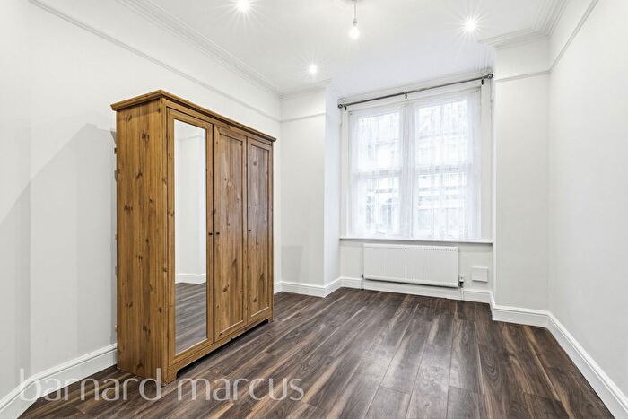 3 Bedroom Maisonette To Rent In Idlecombe, London, SW17