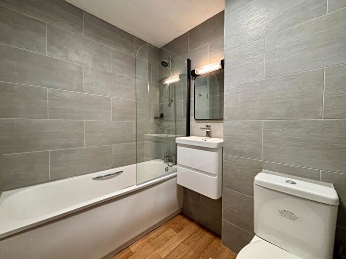 1 Bedroom Flat To Rent In Fairline Court, Oakwood Avenue, BR3