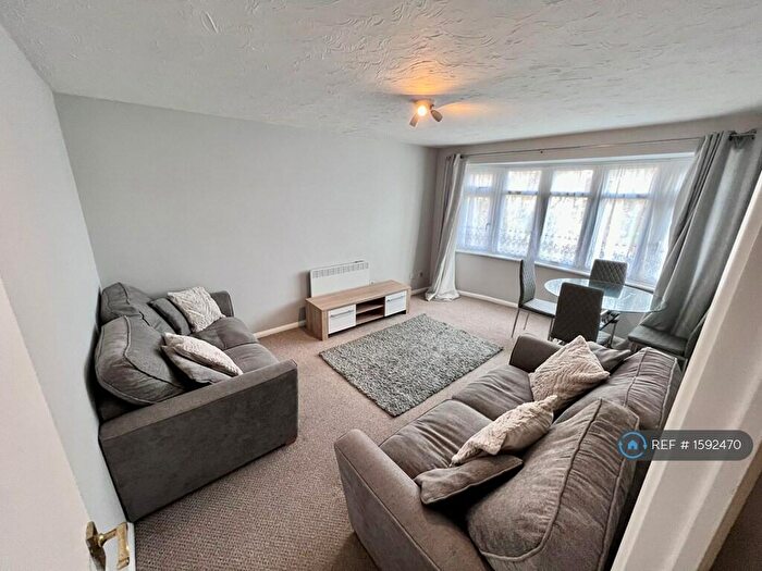 1 Bedroom Flat To Rent In Catherine Court, Ilford, IG2