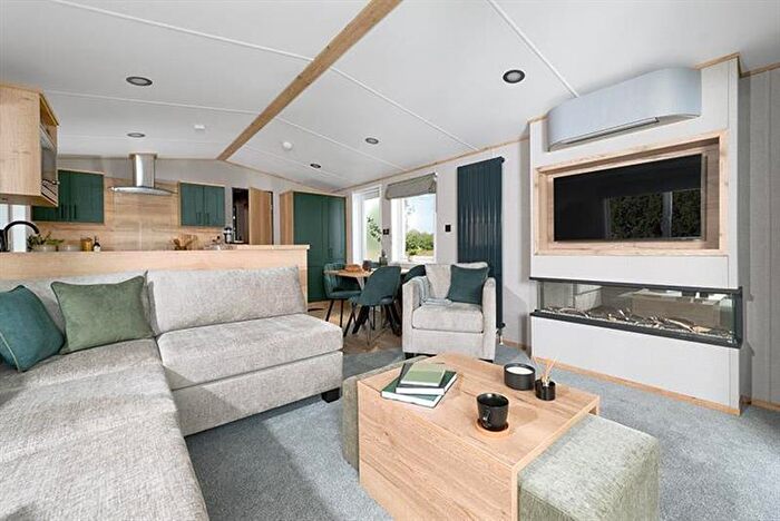 2 Bedroom Lodge For Sale In A.B.I Ingleton, Tattershall Lakes Country Park, Sleaford Rd, Tattershall, Lincolnshire, LN4