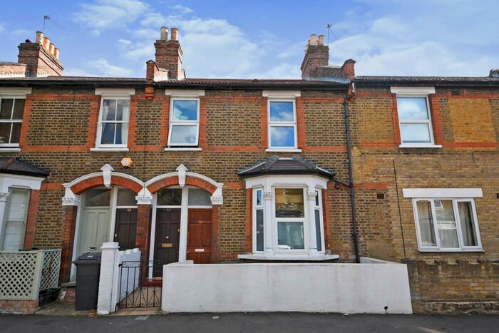 2 Bedroom Flat To Rent In Hove Avenue, Walthamstow, E17