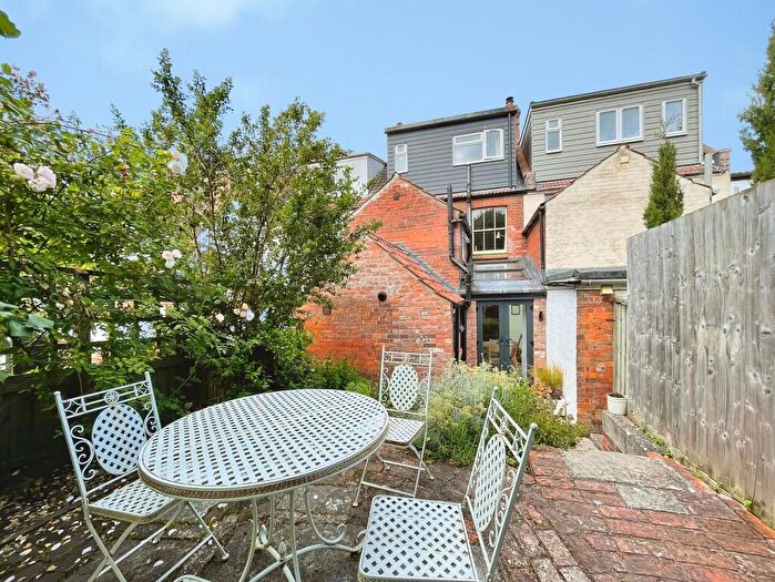 3 Bedroom Terraced House To Rent In Wells Road, Glastonbury, BA6
