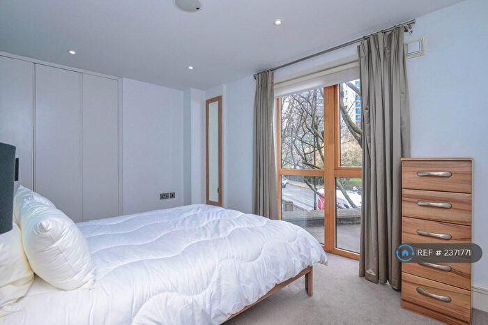 1 Bedroom Flat To Rent In Cyrus Street, London, EC1V