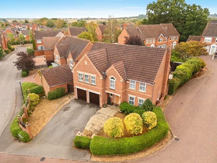 5 Bedroom Detached House For Sale In Baler Close, Daventry, Northamptonshire, NN11