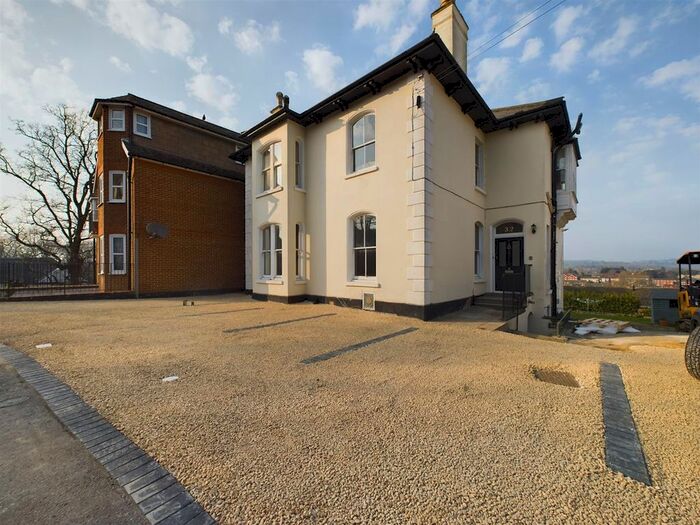 1 Bedroom Flat To Rent In Upper Bridge Road, Redhill, RH1