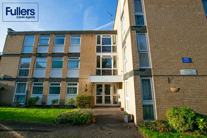 1 Bedroom Flat For Sale In Lingfield Close, London, EN1