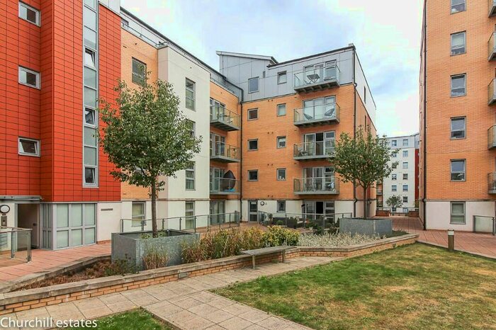 1 Bedroom Apartment To Rent In Queen Mary Avenue, London, E18