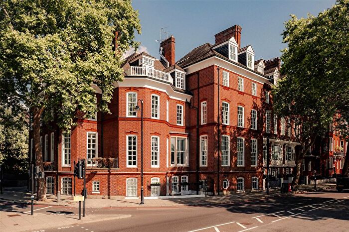 4 Bedroom Flat To Rent In Chelsea Embankment, Chelsea, London, SW3