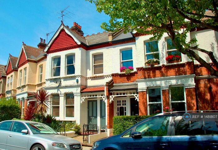 2 Bedroom Flat To Rent In Oakmead Road, London, SW12