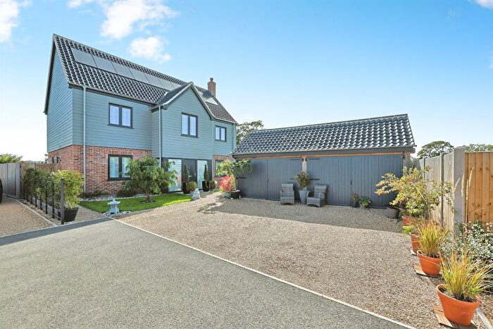4 Bedroom Detached House For Sale In Croft Meadow, Necton, Swaffham, PE37