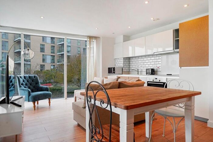 1 Bedroom Apartment To Rent In Riverside Apartment, Goodchild Road, N4