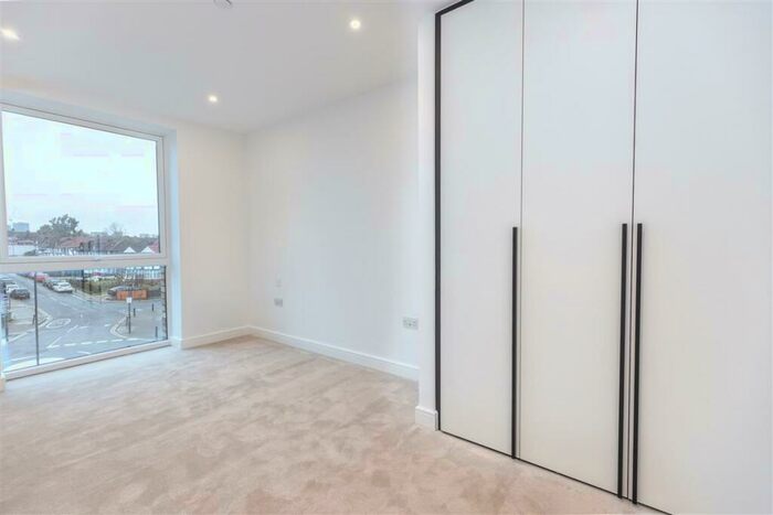 2 Bedroom Flat To Rent In Beresford Avenue, Wembley, London, HA0