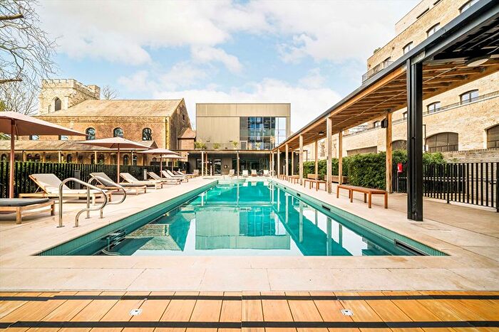 2 Bedroom Flat For Sale In Ronalds Road, Brentford, TW8