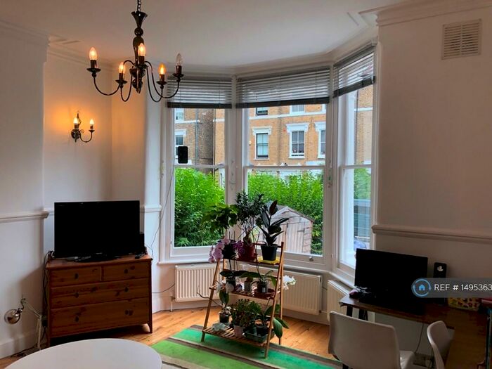 2 Bedroom Flat To Rent In Endwell Road, London, SE4
