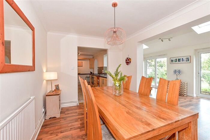 4 Bedroom Semi-detached House For Sale In Summerfield Avenue, Whitstable, Kent, CT5