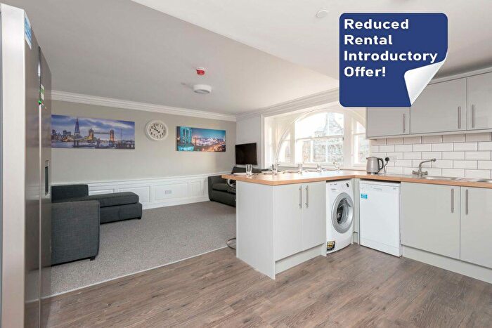 5 Bedroom Flat To Rent In P – Hunter Square, Edinburgh, EH1