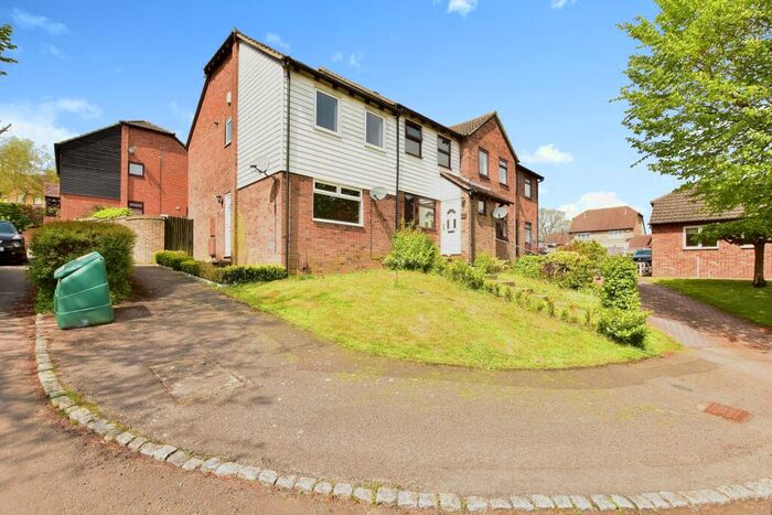 2 Bedroom End Of Terrace House To Rent In Sheraton Court, Chatham, Kent, ME5