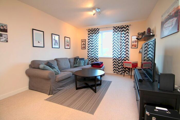 1 Bedroom Flat To Rent In Romana Court, Sidney Road, TW18