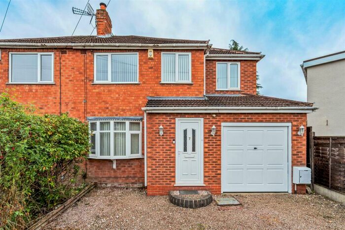 4 Bedroom Semi-Detached House To Rent In Chamberlain Crescent, Shirley, Solihull, B90