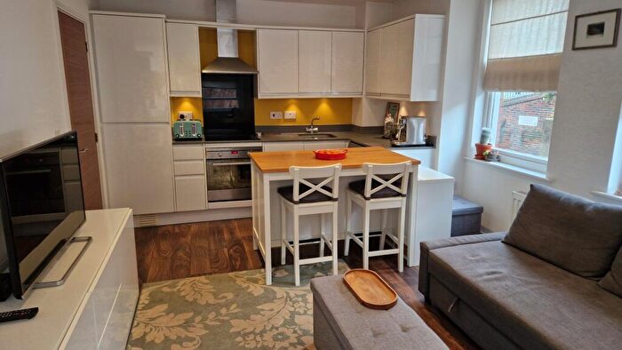 1 Bedroom Flat For Sale In Lower Dagnall Street, St. Albans, AL3
