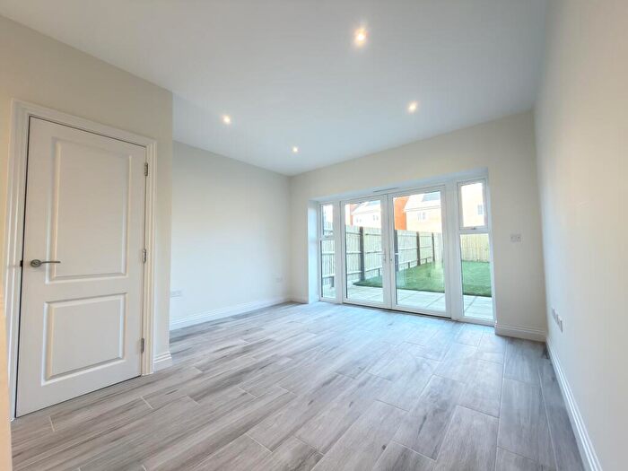 3 Bedroom Terraced House To Rent In Barberry Road, High Wycombe, Buckinghamshire, , [Ref: Bp], HP10