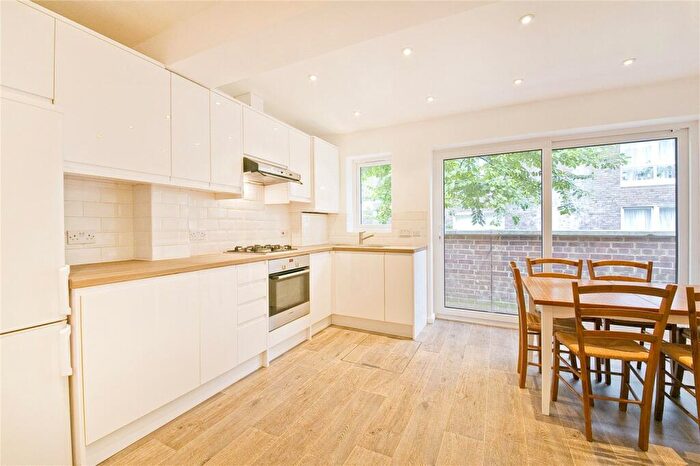 3 Bedroom Terraced House For Sale In Mitford Road, Upper Holloway, N19