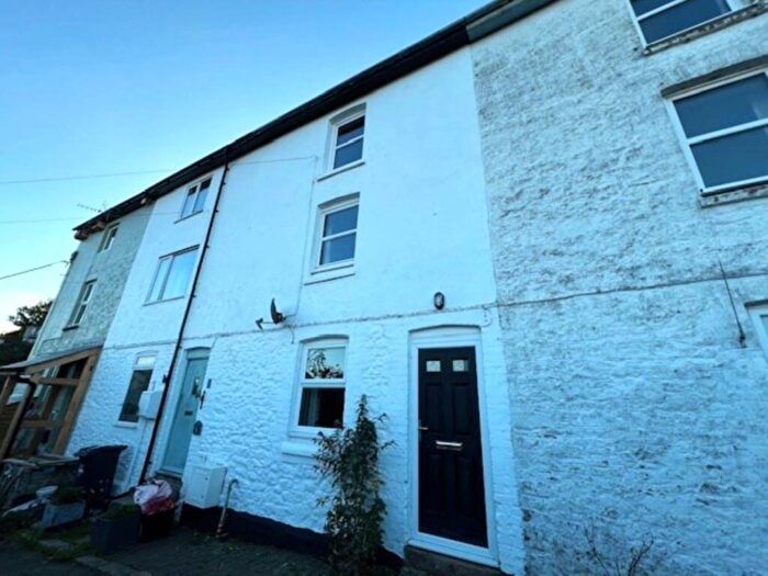 3 Bedroom Terraced House To Rent In Rush Park Terrace, PL18