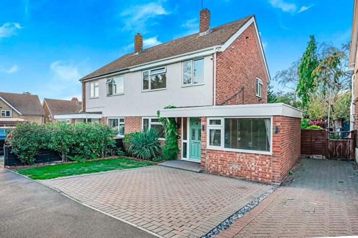 3 Bedroom Semi-detached House For Sale In Pyenest Road, Harlow, CM19