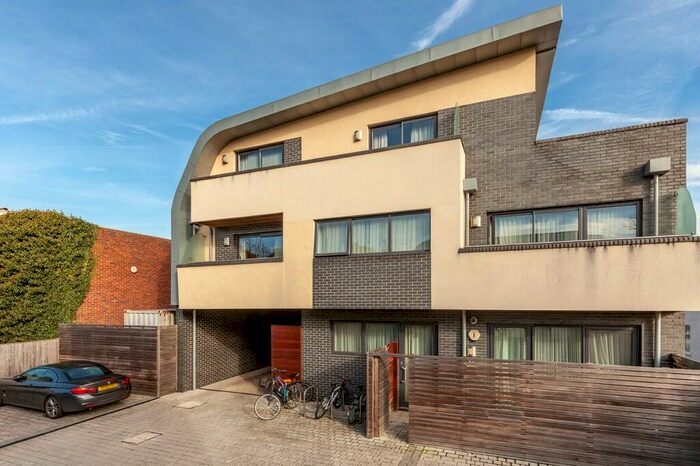 1 Bedroom Apartment To Rent In Lime Walk, Headington, OX3