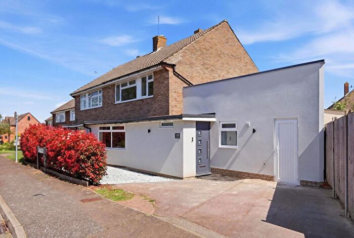 4 Bedroom Semi-detached House For Sale In Beeches Road, Chelmsford, CM1