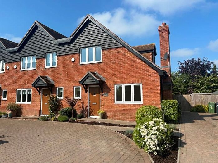 2 Bedroom Property To Rent In High Street, Ripley, GU23