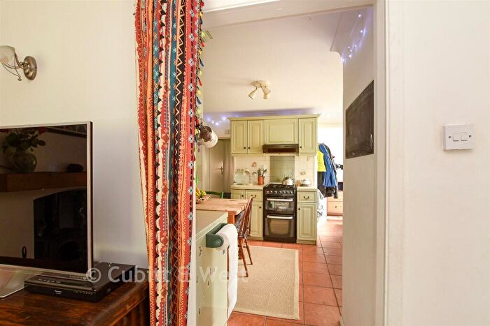 2 Bedroom Semi Detached House For Sale In Bedlow Lane, Cranleigh, Surrey, GU6