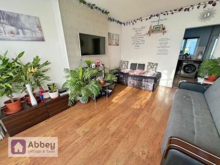 2 Bedroom Semi-Detached House For Sale In Anstey Lane, Leicester, LE4