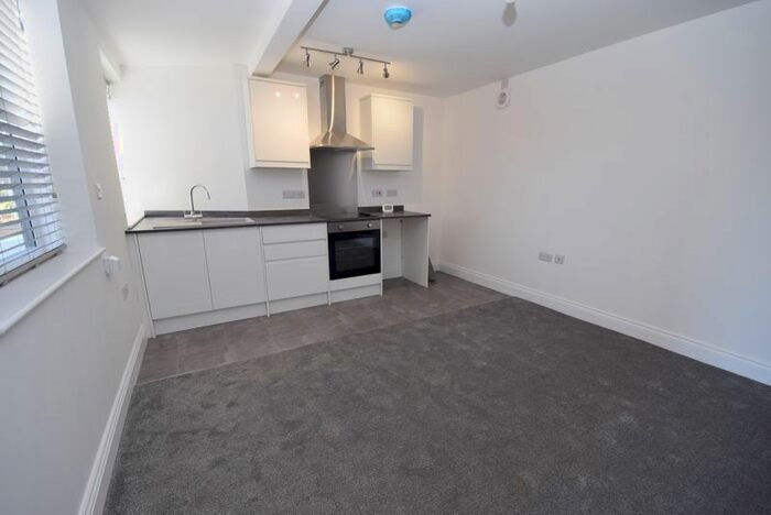 2 Bedroom Flat To Rent In Park Studios, Park Road, Toddington, LU5