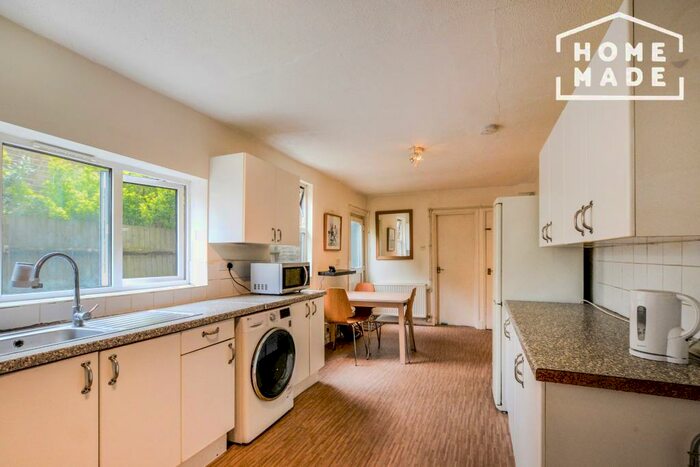 4 Bedroom Semi-Detached House To Rent In Williams Grove, N22