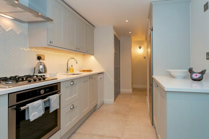 2 Bedroom Apartment To Rent In Harlow Moor Drive, Harrogate, HG2