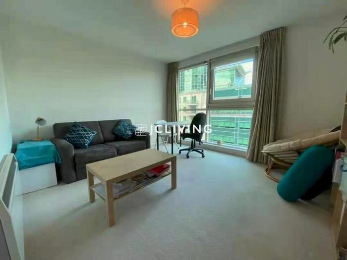 1 Bedroom Flat To Rent In Hobart House, London, SW8