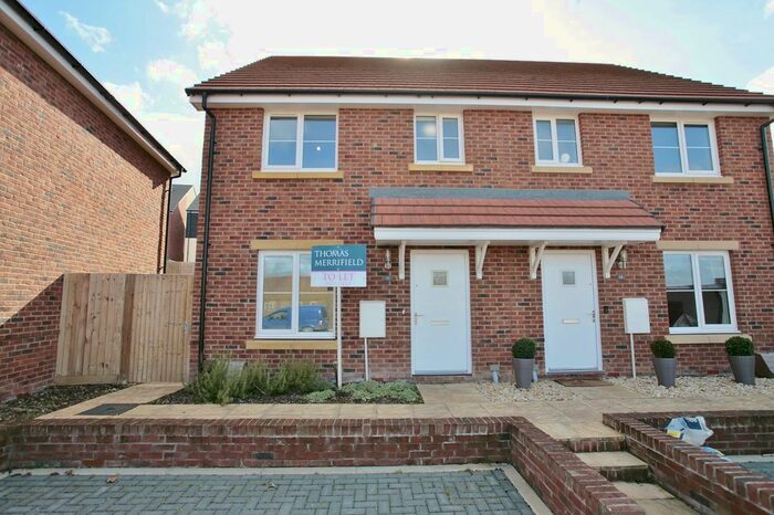 3 Bedroom Semi-Detached House To Rent In Dunnock End, Didcot, OX11