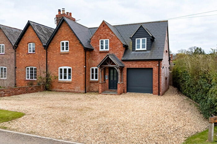 4 Bedroom Semi-Detached House For Sale In The Common, Bromham, SN15