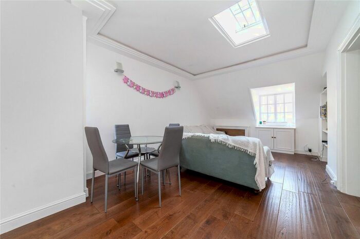 3 Bedroom Flat To Rent In Mount Street, Mayfair, London, W1K