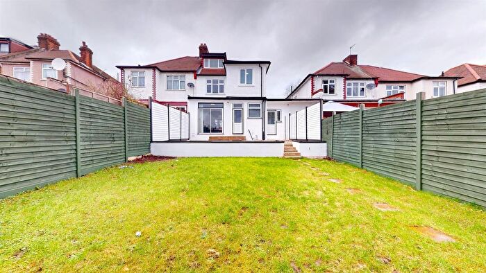 1 Bedroom Property To Rent In Dollis Hill Lane, Neasden, London, NW2