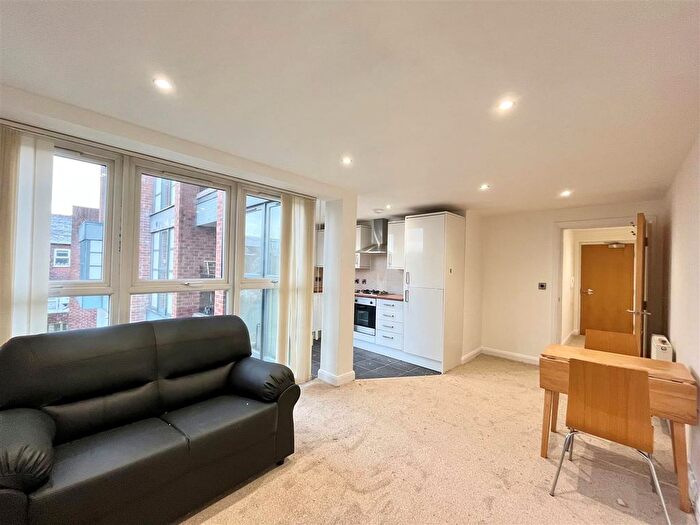 1 Bedroom Flat To Rent In Cotton Square, Claremont Road, M14