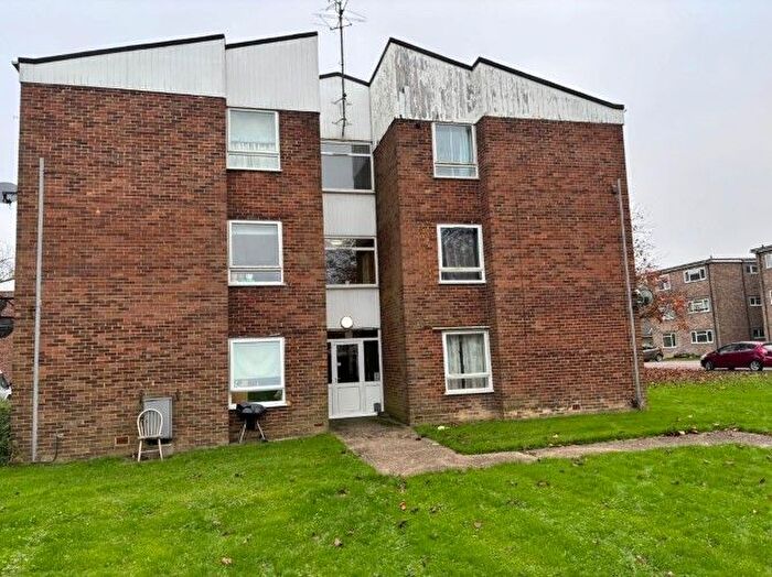 1 Bedroom Flat For Sale In Longbridge Road, Horley, RH6
